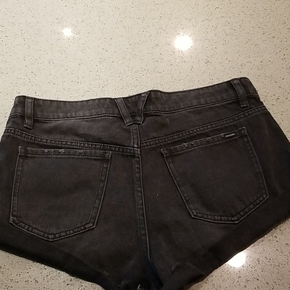 Volcom stone rolled shorts - Picture 2 of 4